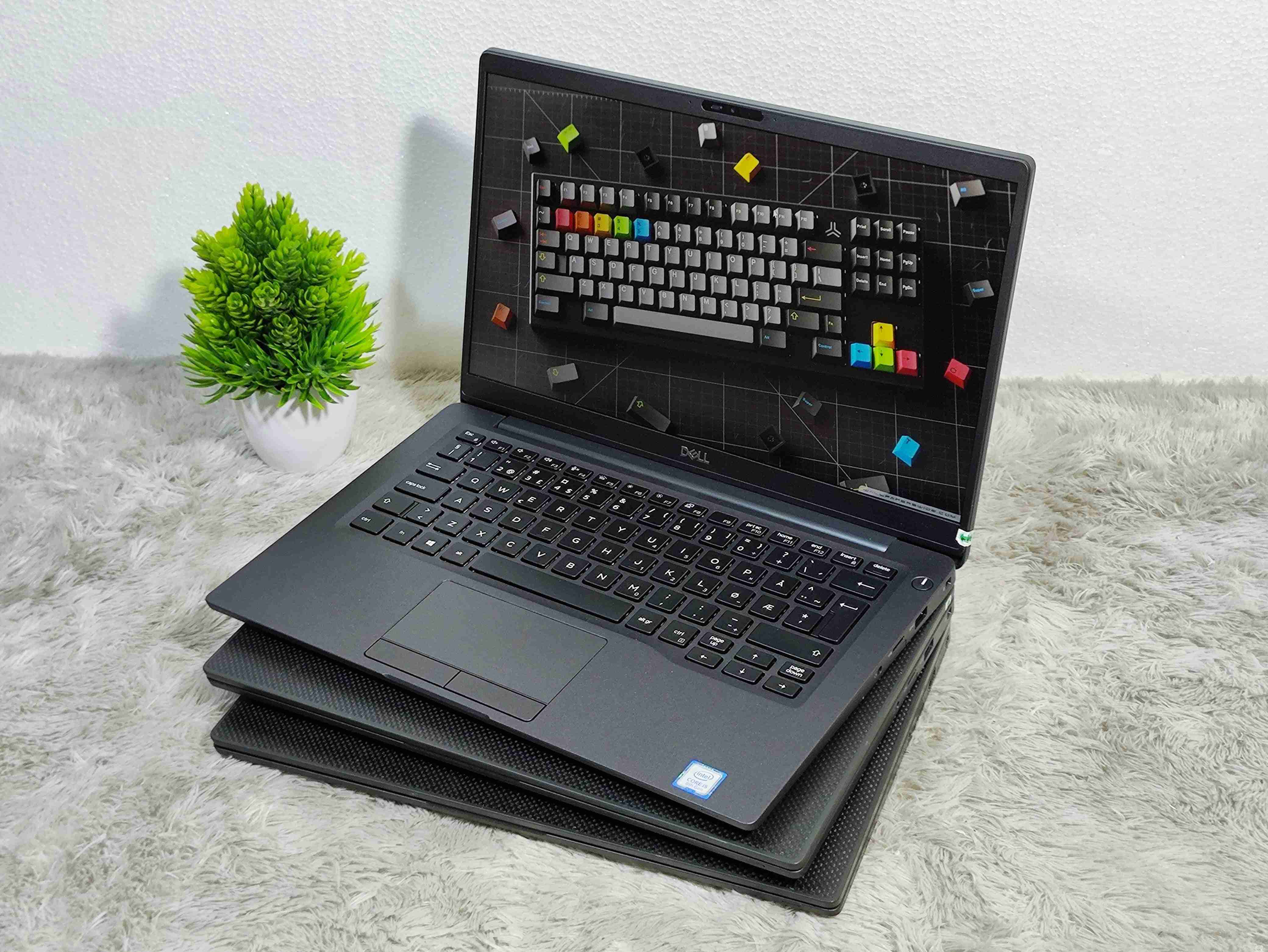 LAPTOP DELL LATITUDE 7400